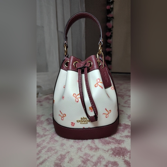 Coach Purse - Picture 1 of 7